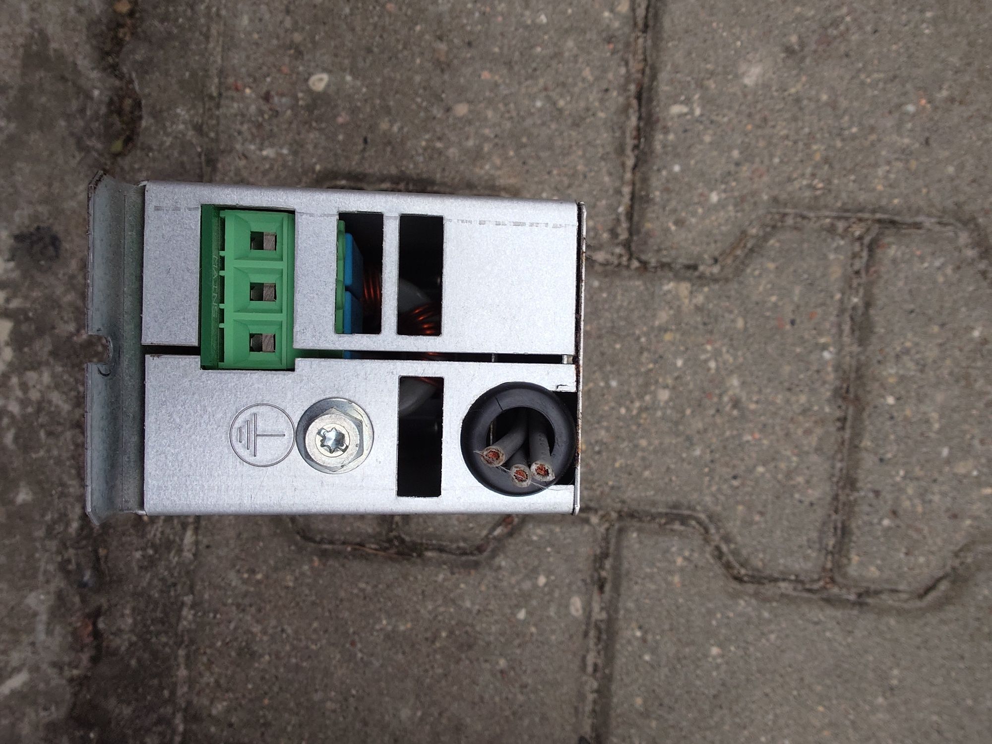 Falownik Danfoss VLT 2800 9.1A 6.3kVA z filtrem sieciowym