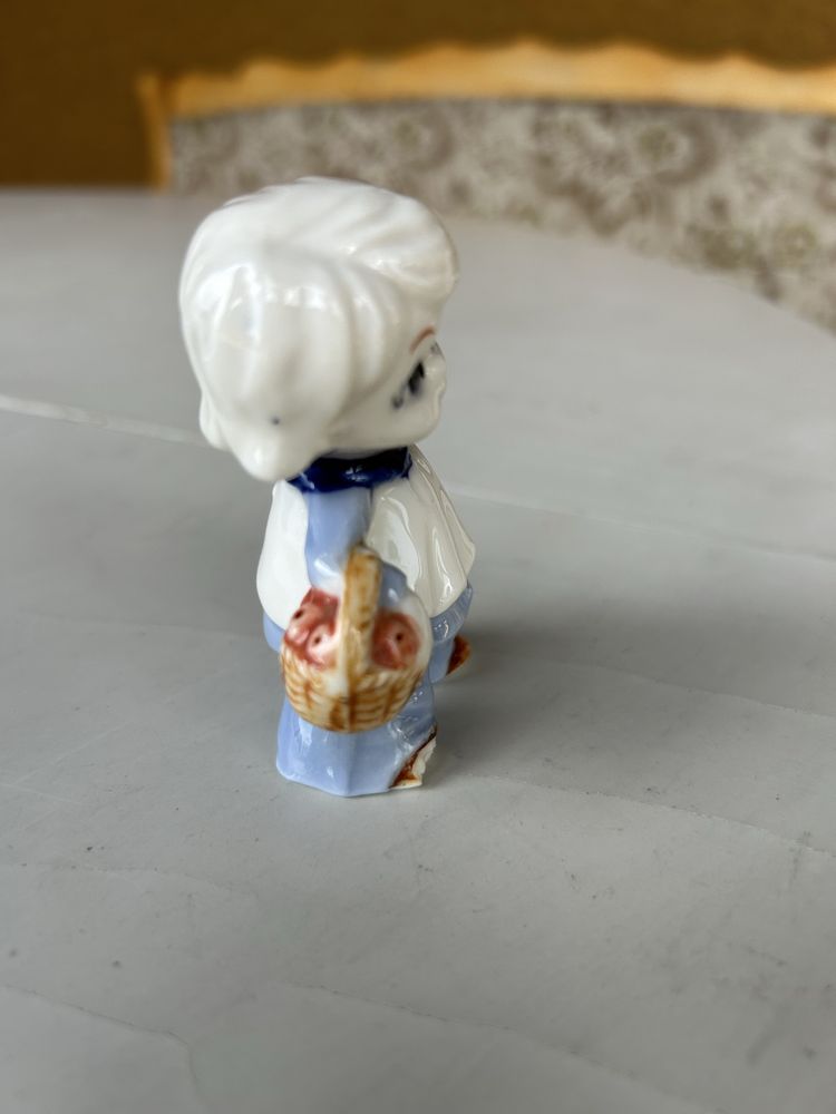 Mała Figurka porcelanowa nr.A42