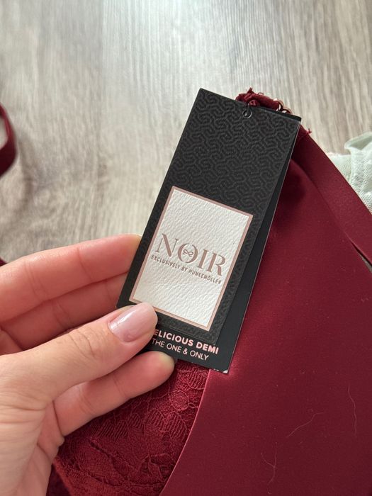 Комплект білизни Noir ( hunkemöller)