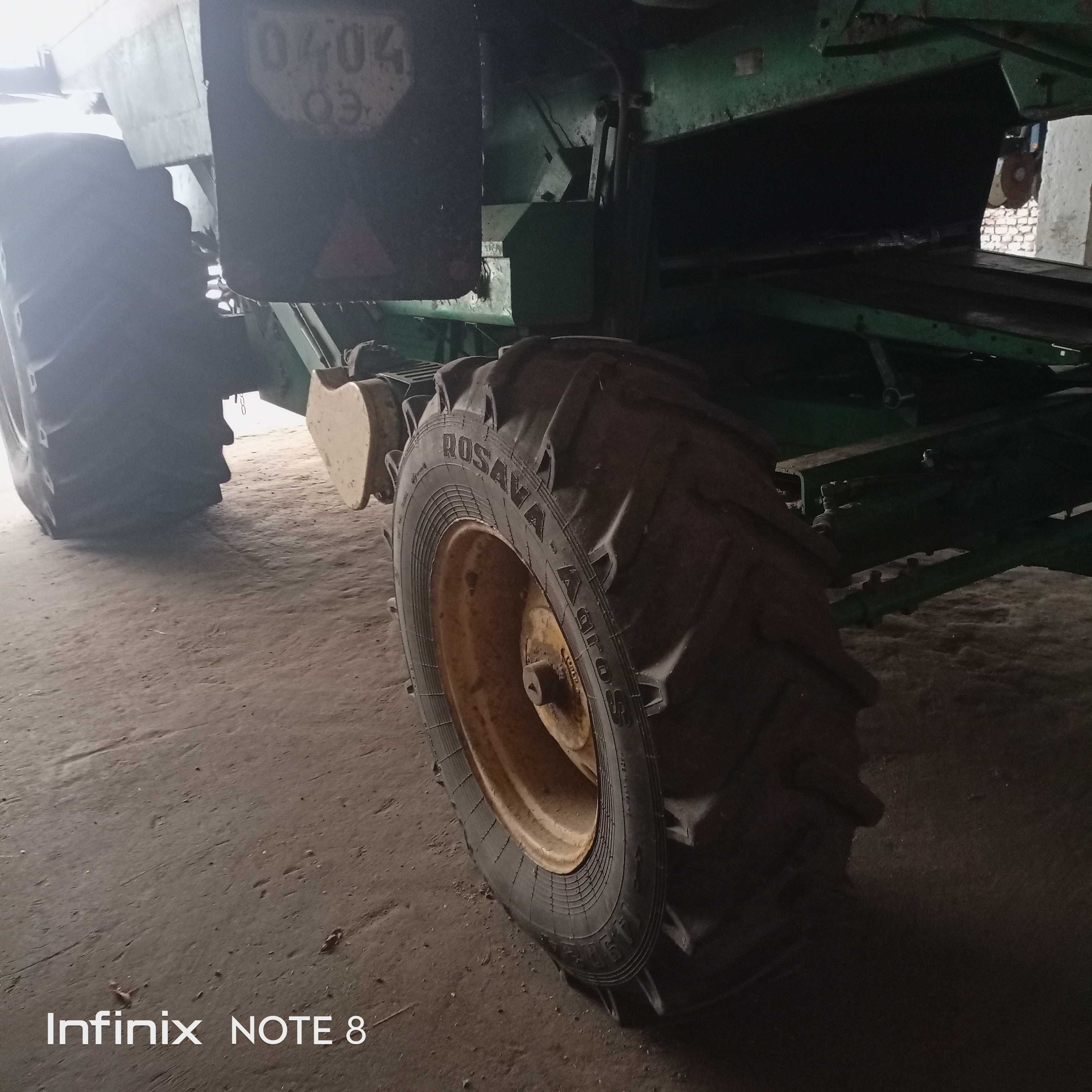 Зернозбиральний комбайн John Deere-9500 з зерновой жаткою+ візок