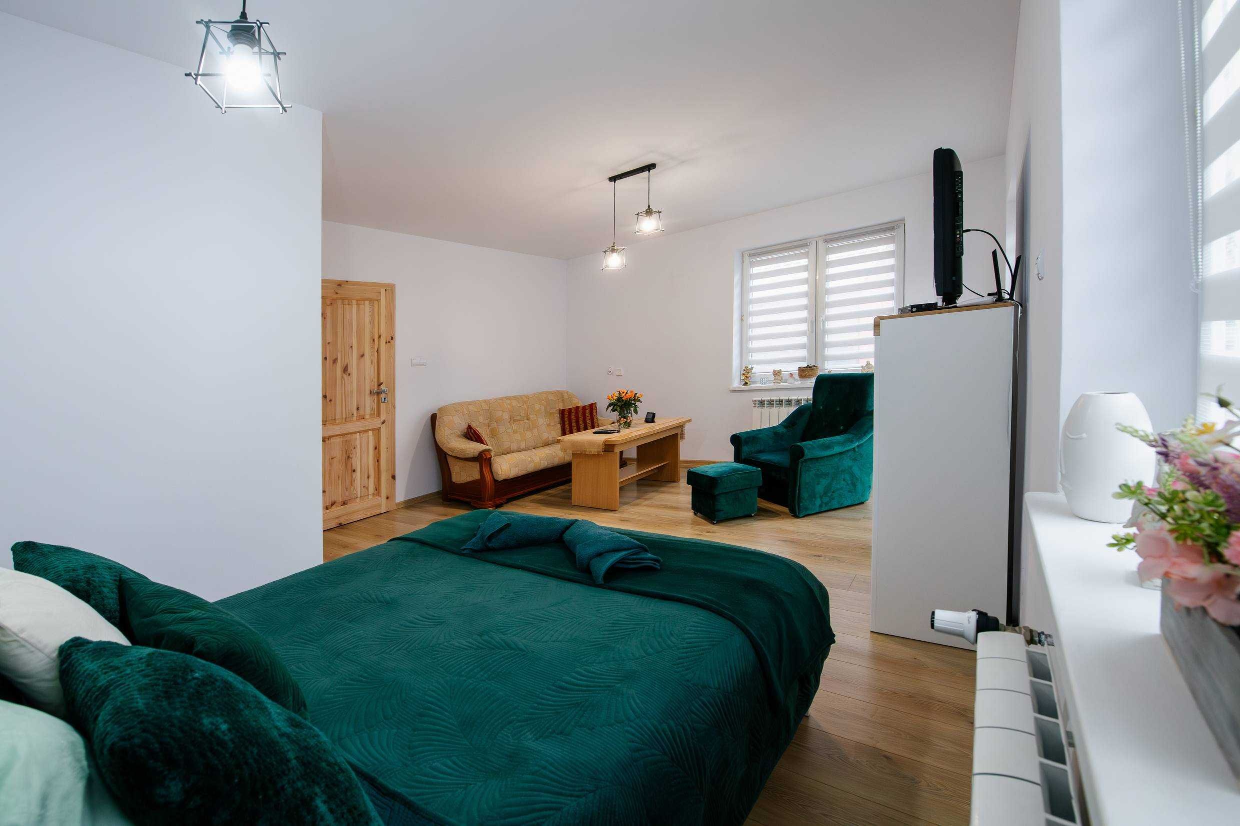 Apartament z ogródkiem. Spokojna okolica. Wynajem krótkie terminy.