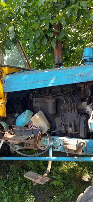 Трактор ЮМЗ 6 на ходу