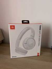 Auscultadores JBL Tune 520 brancos