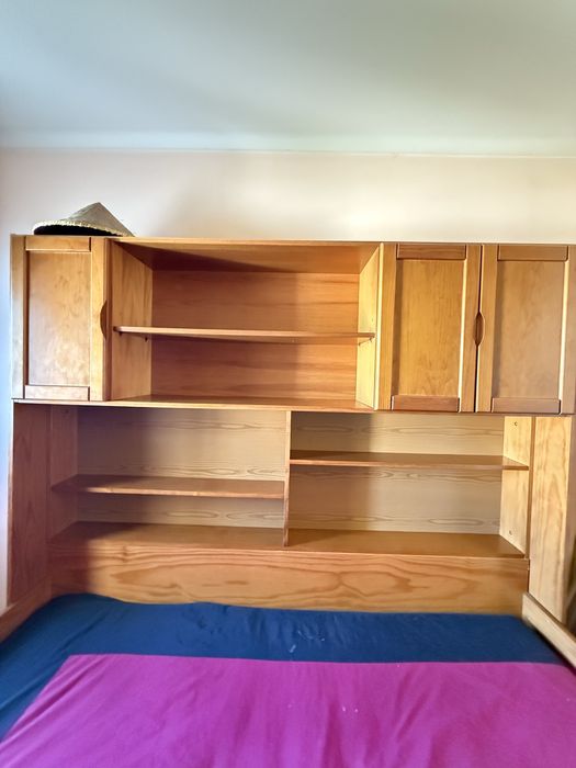 CAMA TIPO ESTÚDIO com colchão e roupeiro