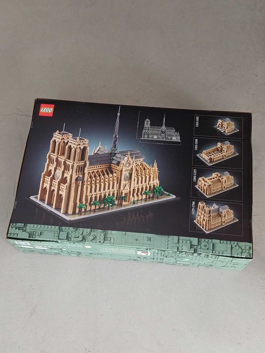 21061 LEGO Architecture Notre Dame Cathedral