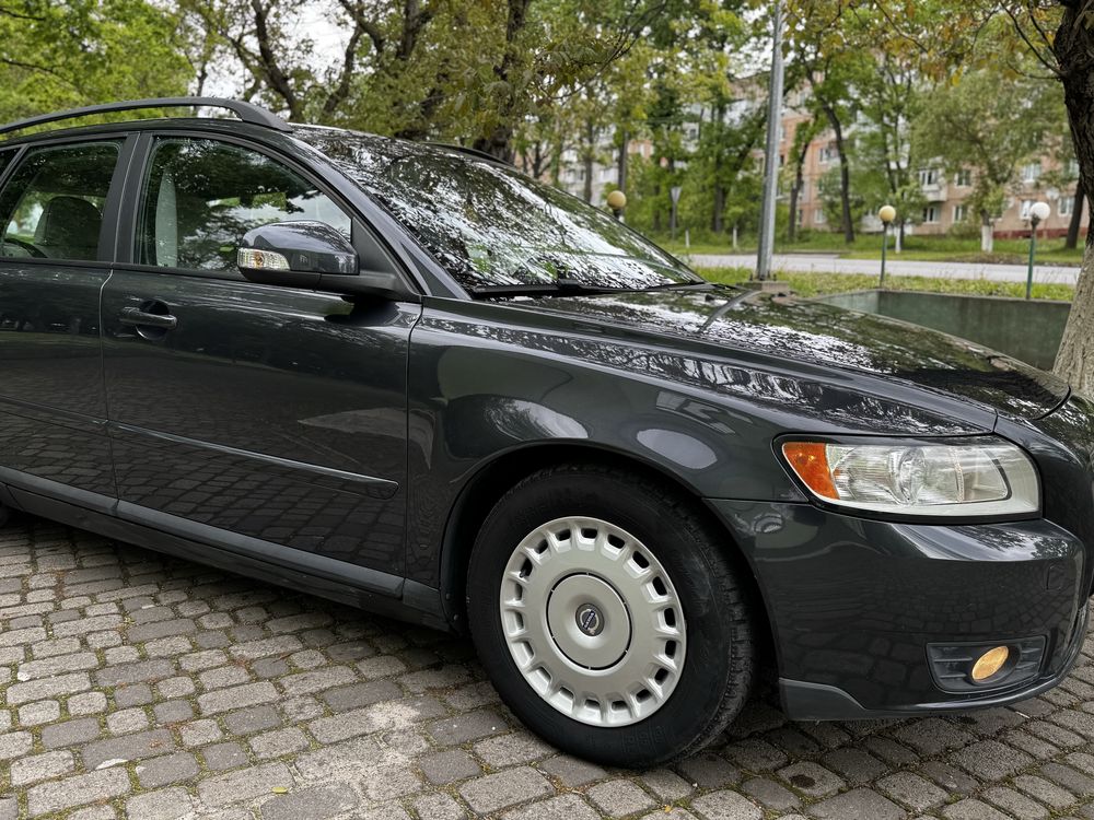 Продам  Volvo v50 2010