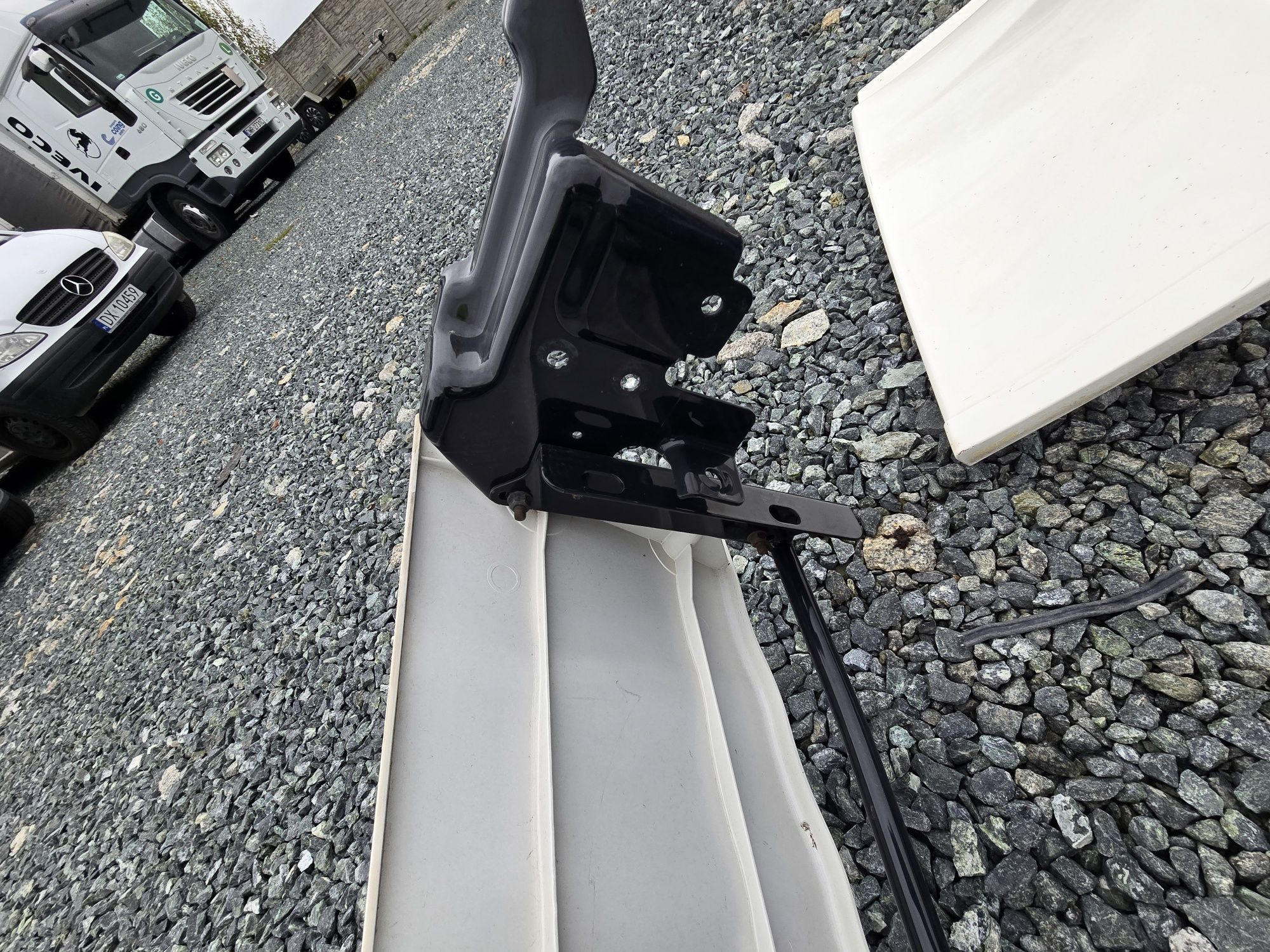 Spojlery zakabinowe owiewki man tgx lift 19r xxl tga orginał RAL9010