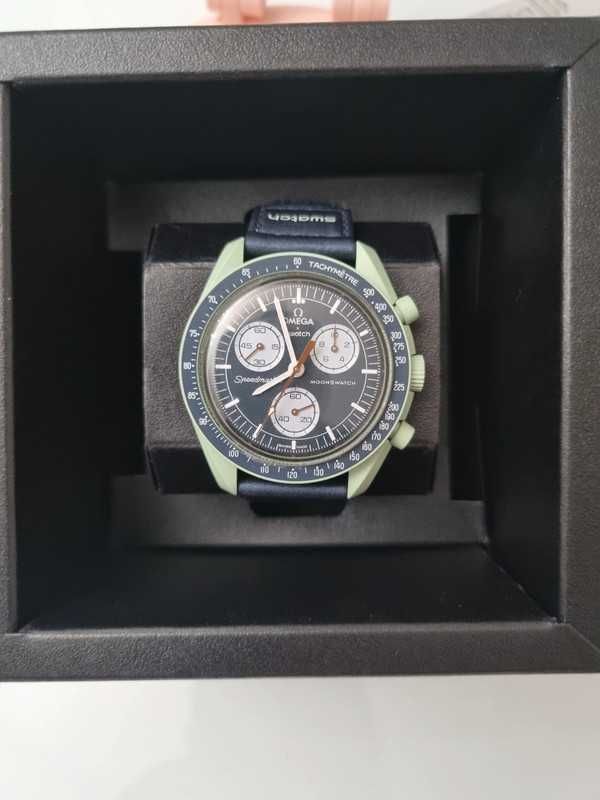 Omega x Swatch SO33G100 Ziemia - Biokeramiczny zegarek naturalny