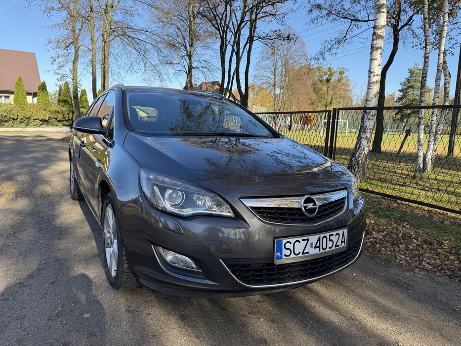 Opel Astra 1.4T 140 km - 2011r / Niski przebieg