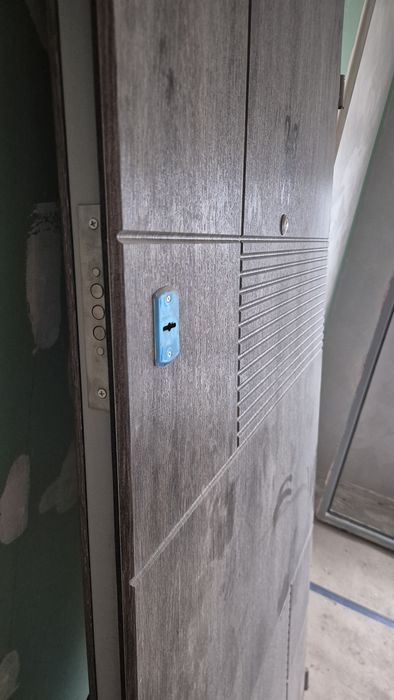 Двері вхідні металеві з мдф накладками 960/2050 ПР