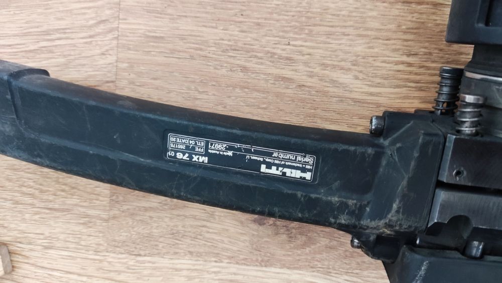 Osadzak Hilti DX76 z magazynkiem MX76