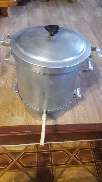 Продам соковыпаритель для фруктов.