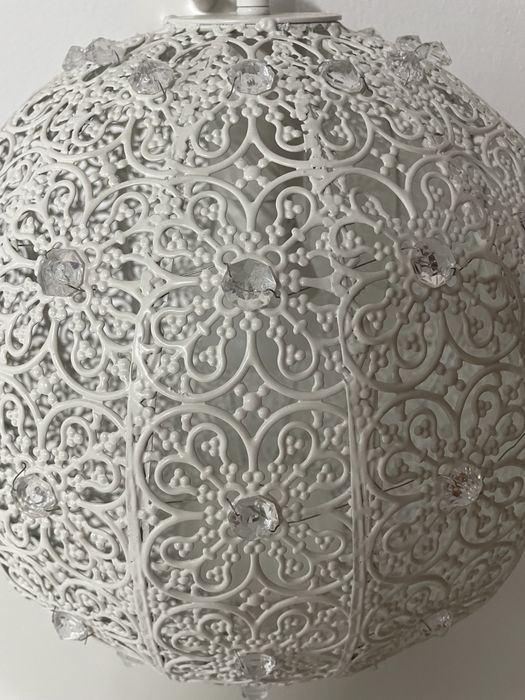 Candeeiro branco redondo