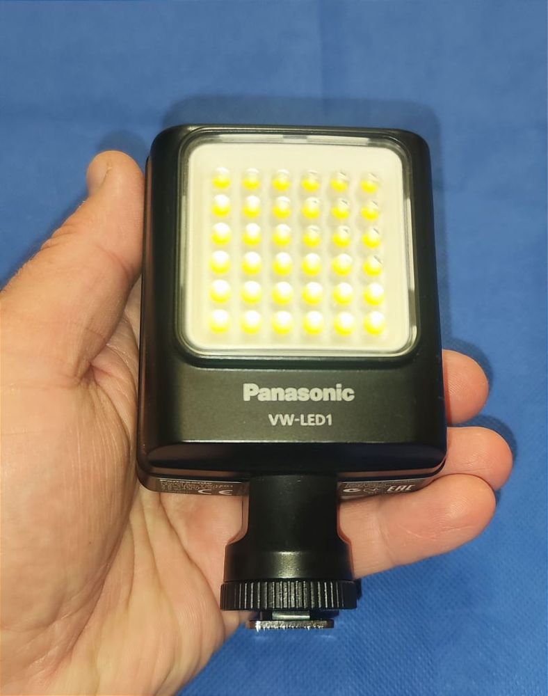 Накамерный свет Panasonic VW-LED1-K LED Japan