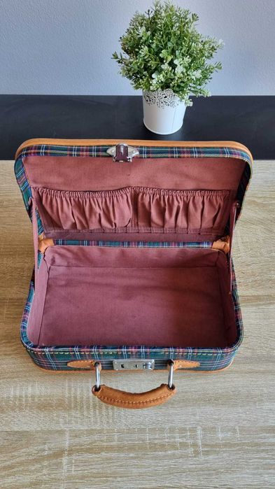 Mala Vintage Estruturada | Estilo Tartan com Detalhes em Pele
