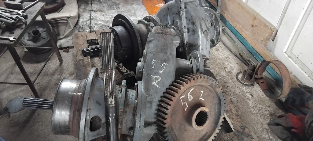 Obudowy zwolnic do ciągnika c 360 itp