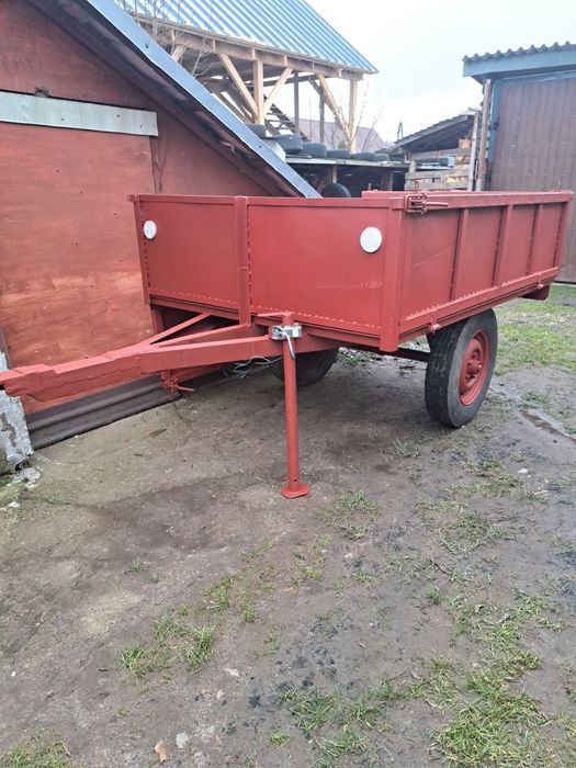 Wóz i przyczepka ciągnikowa do lasu