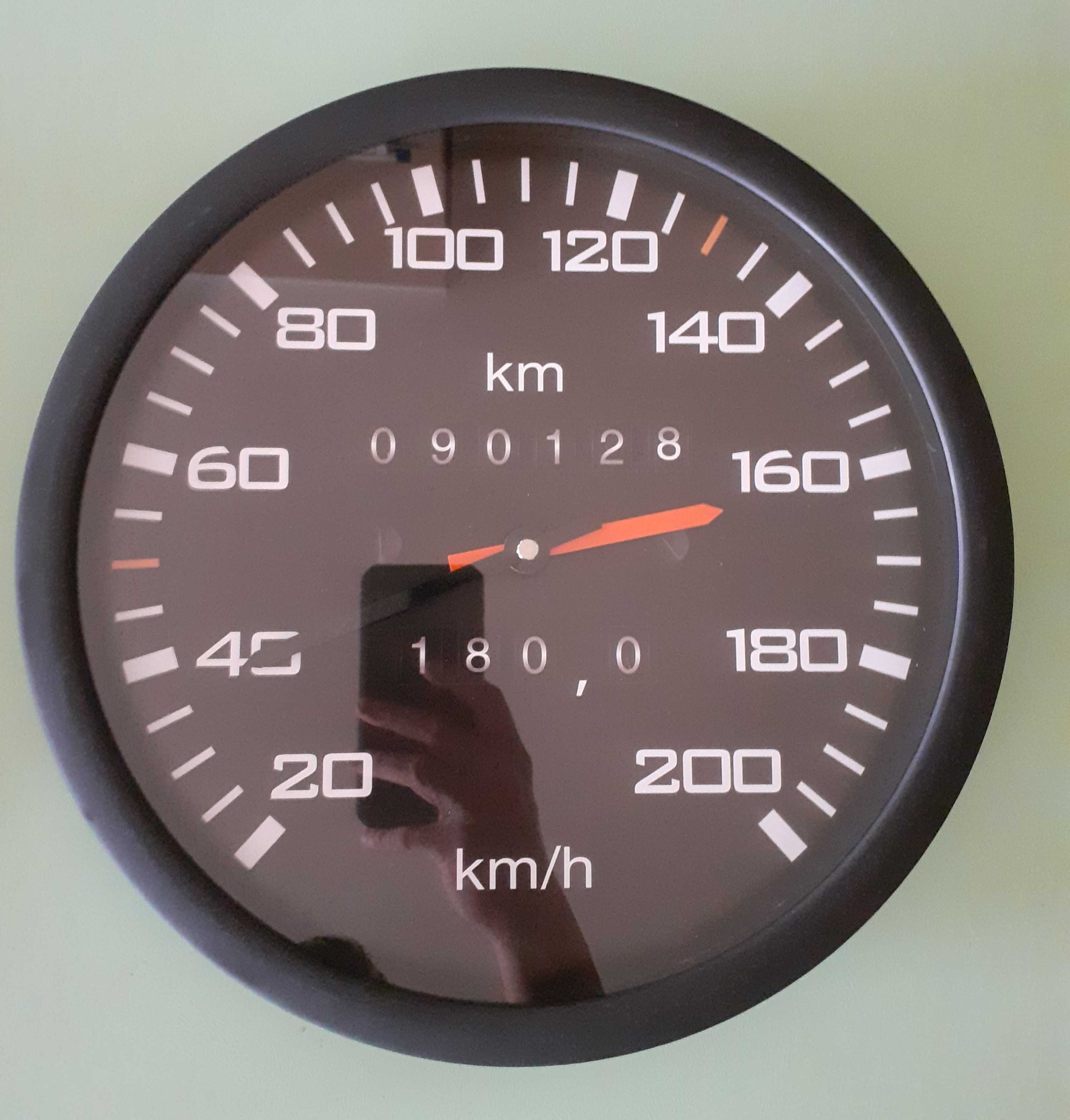 Zegar ścienny - prędkościomierz