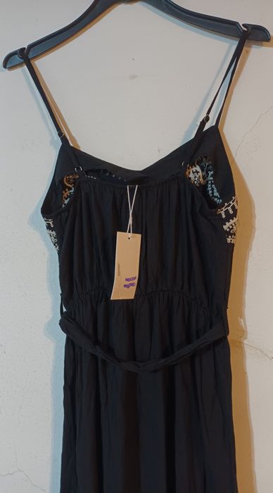 Vestido preto alças