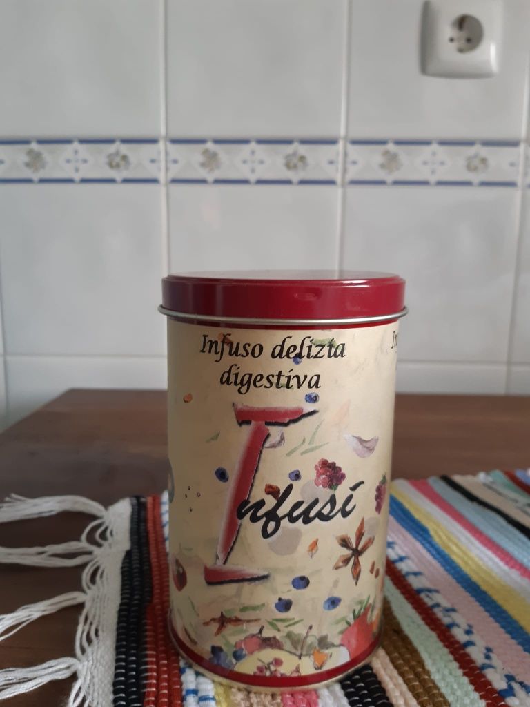Caixinhas de metal como novas