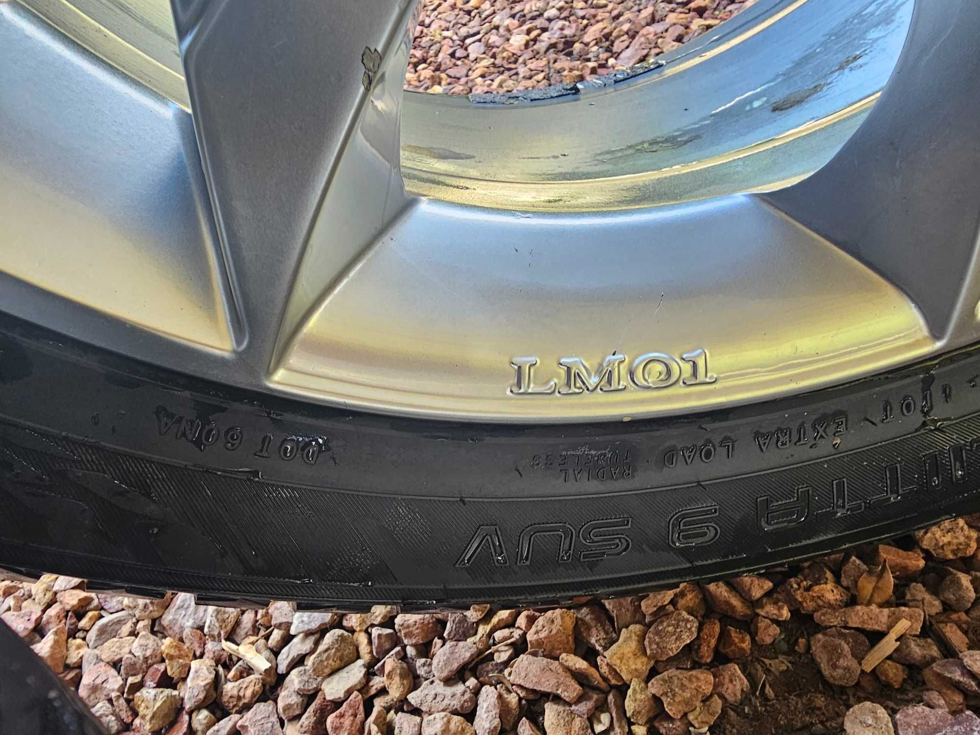 Продам диски з шинами Nokian Hakkapeliitta 9 SUV(шип) 295/40 r20