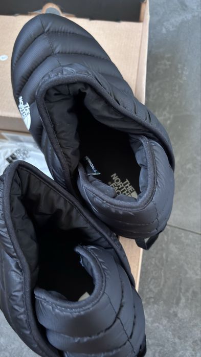 Дутики TNF 38 p. 3000грн