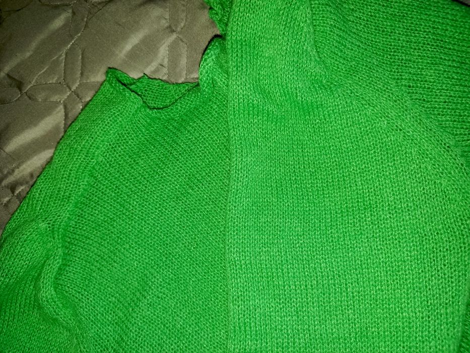 Кофта,легка в'язка. Зелена,нова