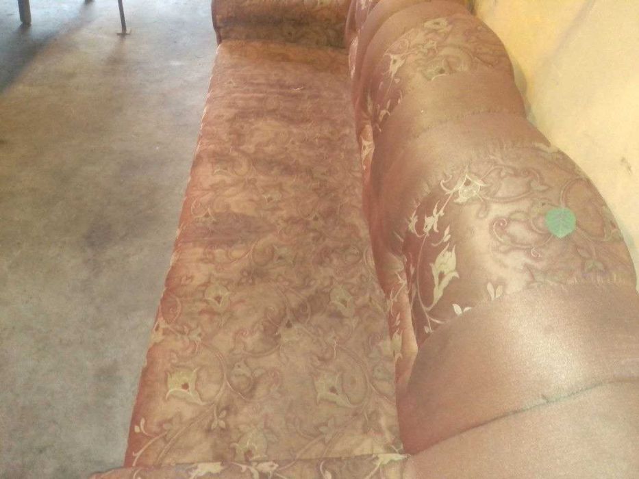 Віддам безкоштовно диван соф борщагівка