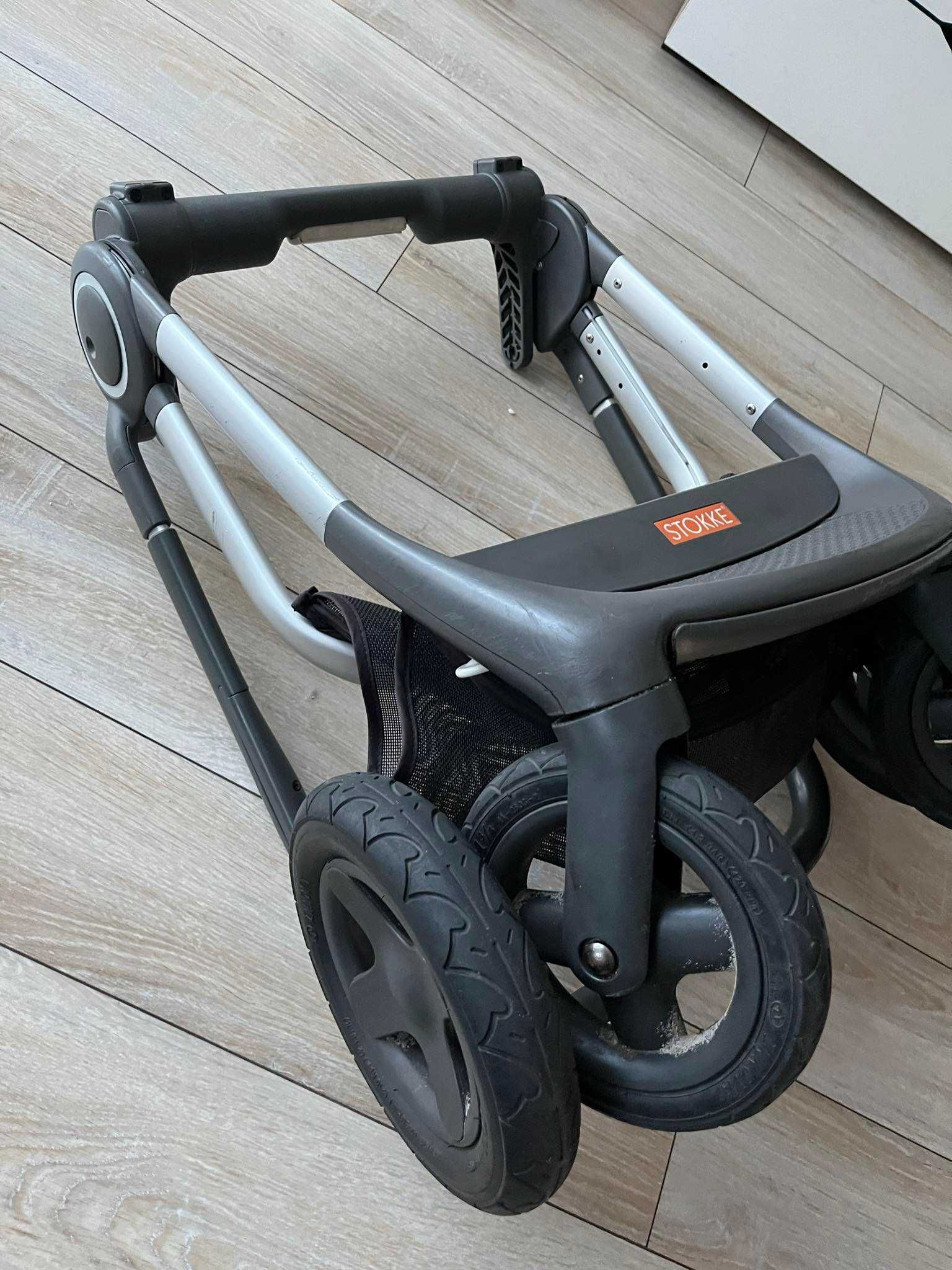 Wózek spacerowy obracany stokke