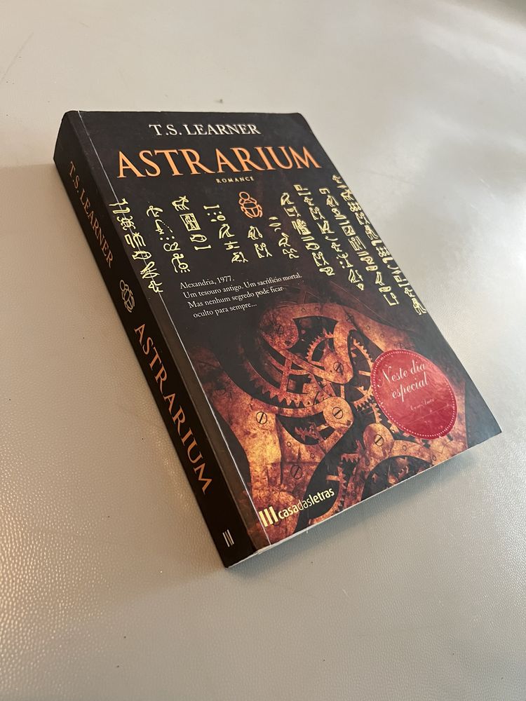 Livro Astraeium - romance