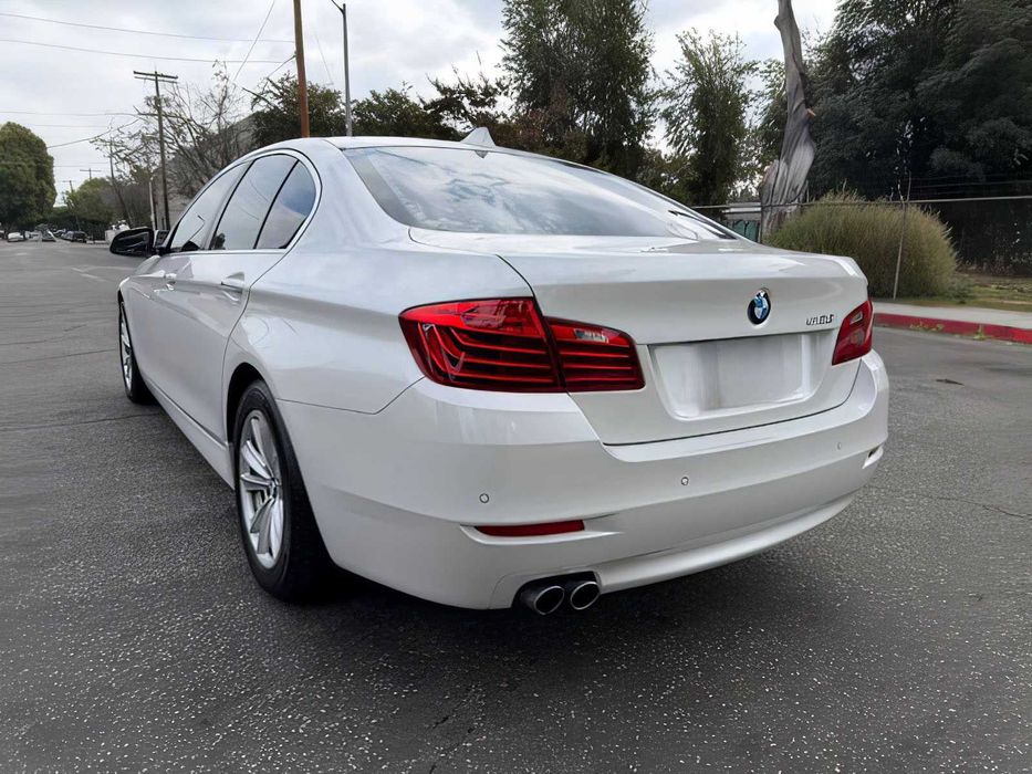 BMW 5 Series      2016