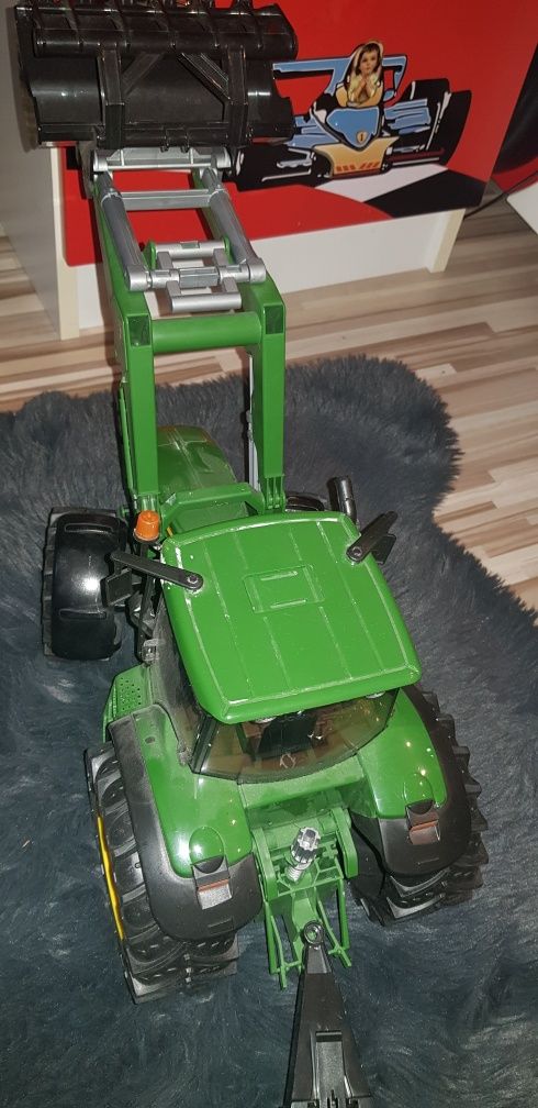 Traktor z przyczepą firny Bruder