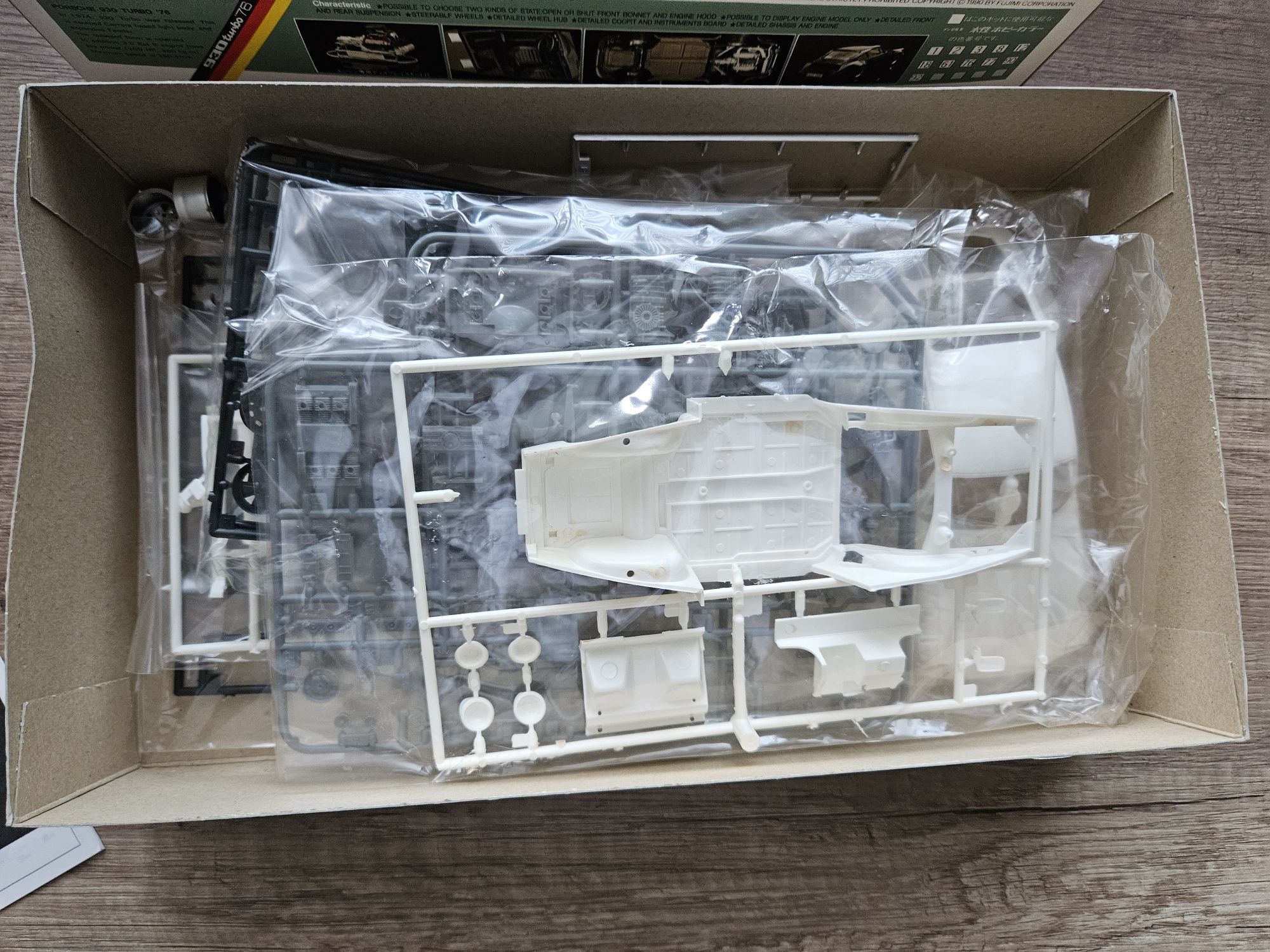 Porsche 911 Turbo Fujimi Enthusiast 1:24