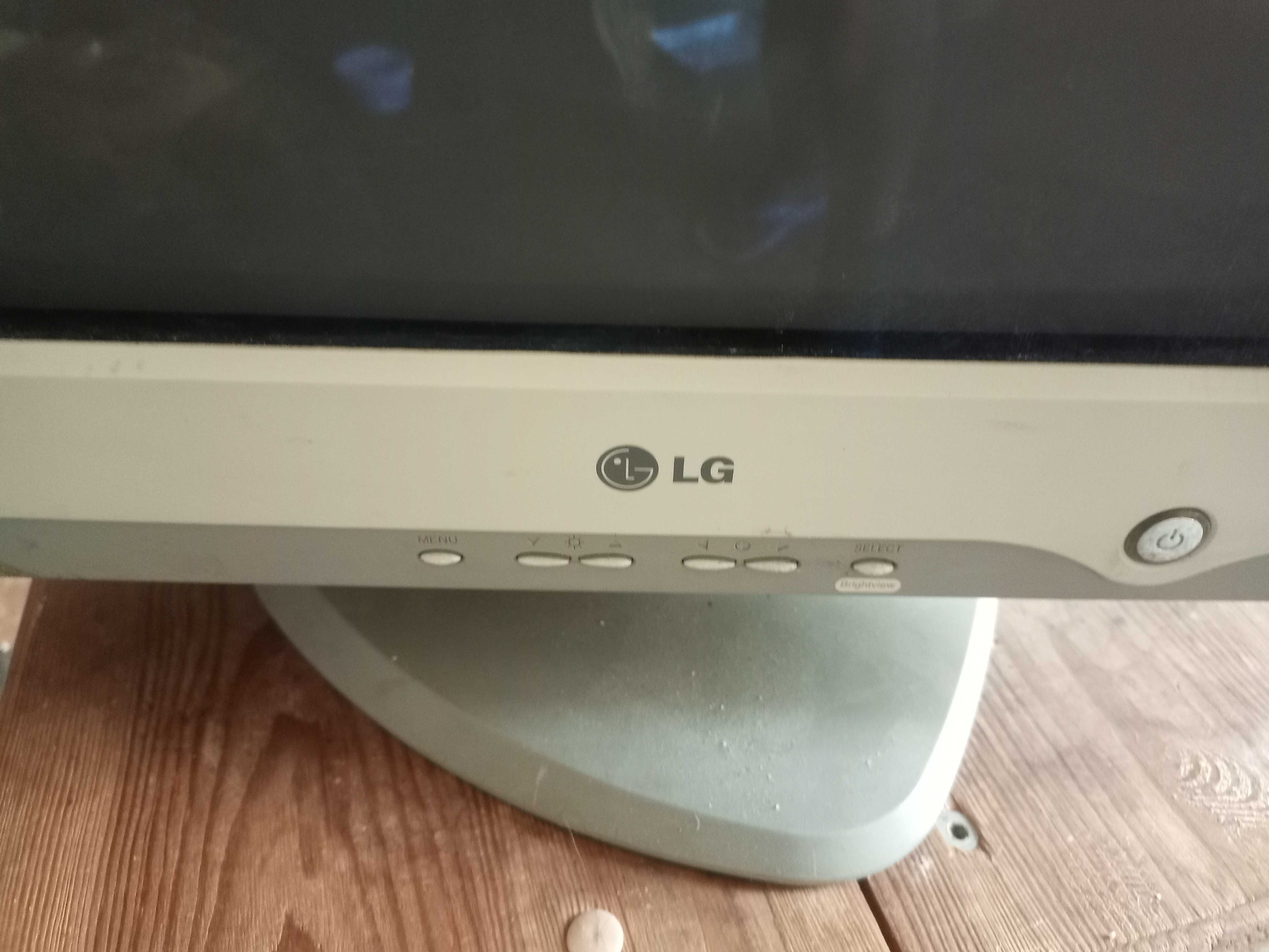 Монітор LG в робочому стані