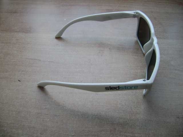 Starocie z PRL - Okulary przeciwsłoneczne damskie rozstaw ramion 13 cm