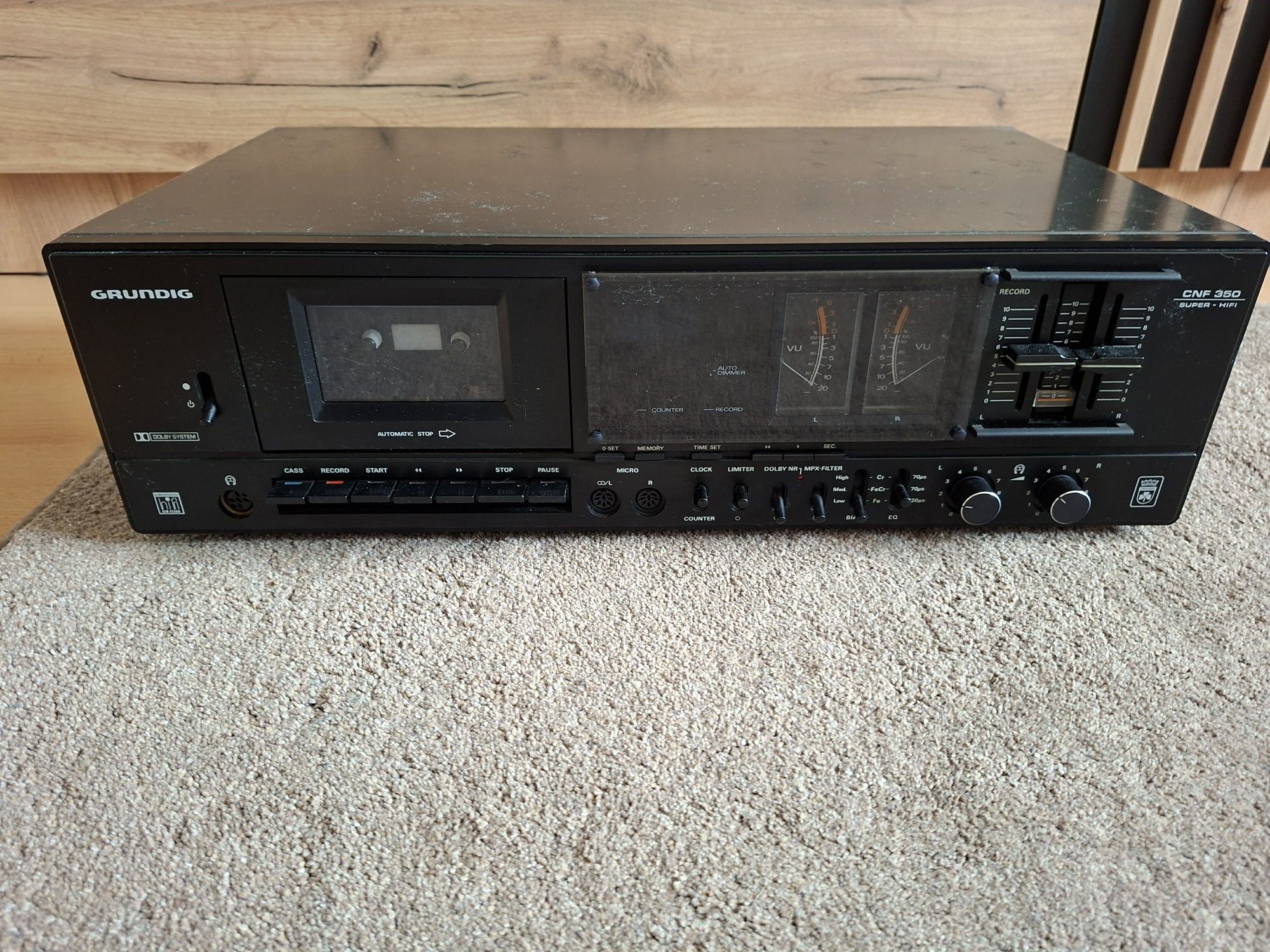 Grundig magnetofon kasetowy