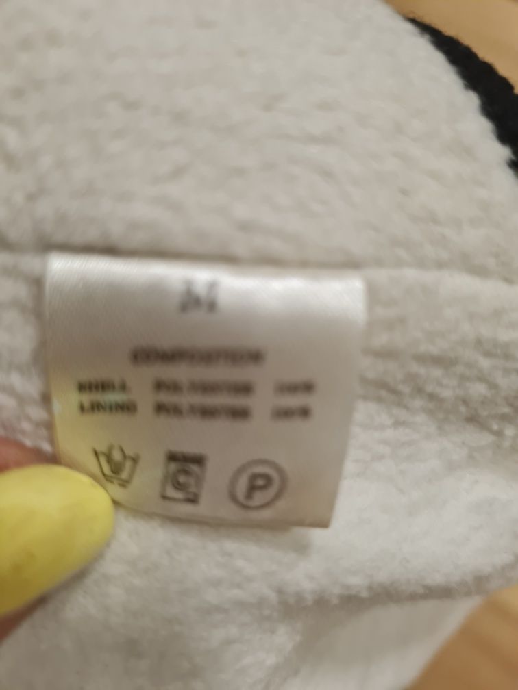 Продам комбенизон для маленькой собачки.