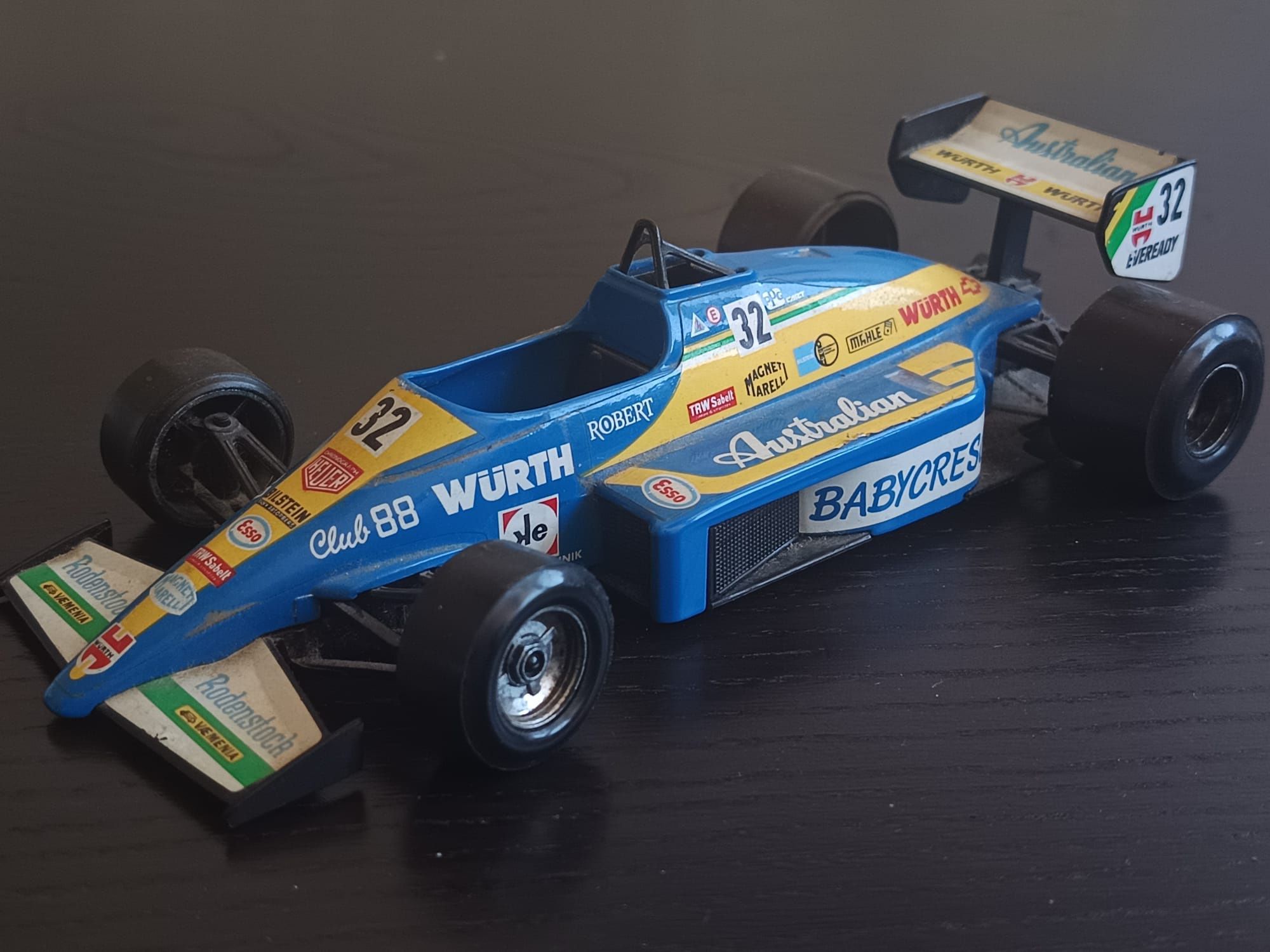 Formula 1 burago 1/24