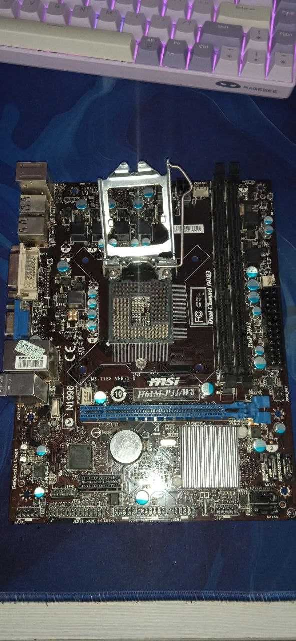 Материнська плата MSI H61M-P31/W8