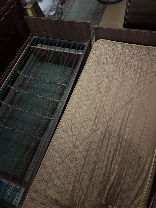 Две Кровати