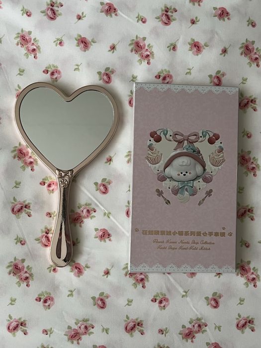 ручне дзеркало / дзеркальце Flower Knows