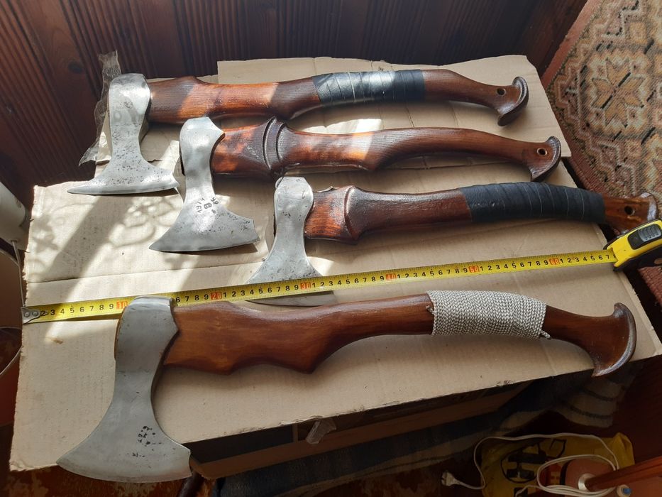 Древние топори ручной работи