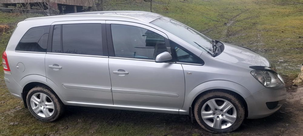 Продам автомобіль Опель Zafira