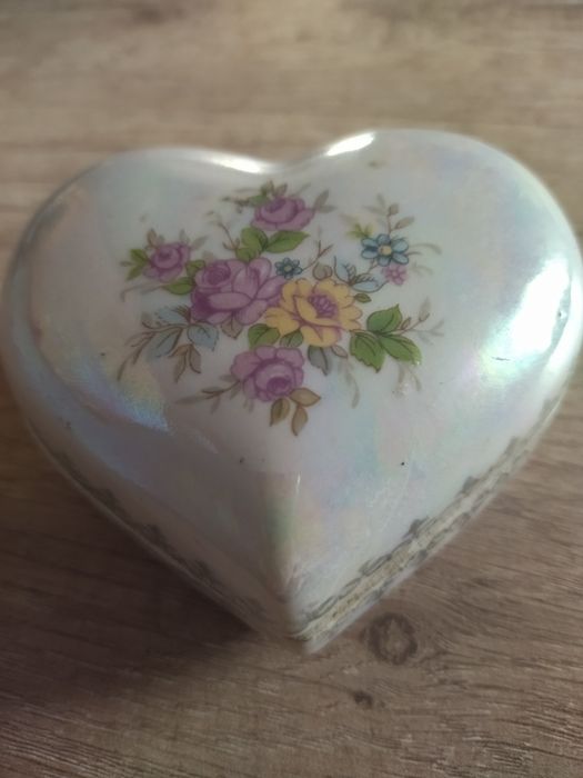 Porcelanowe puzderko