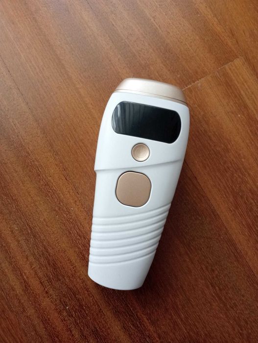 Depiladora IPL Luz Pulsada em branco
