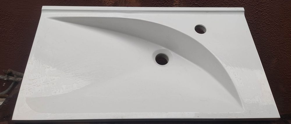 Умивальник накладний новий