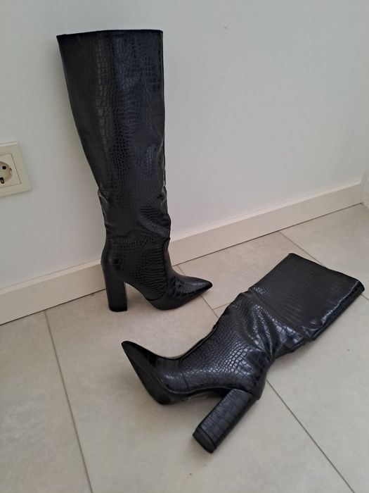 Чоботи 37 розмір