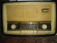 Rádio antigo funcional