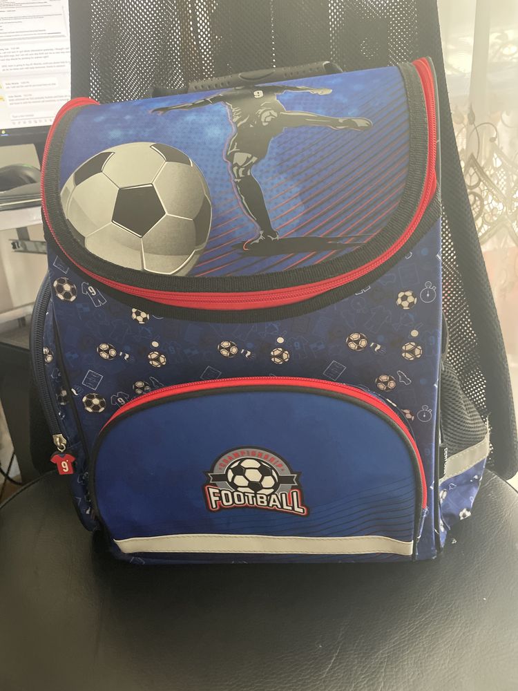 Plecak/tornister do zerowki/ klasy od 1-3/ plecak motywem piłki nożnej