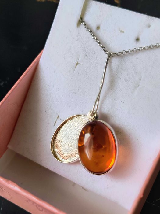 Srebrny sekretnik z bursztynem 925